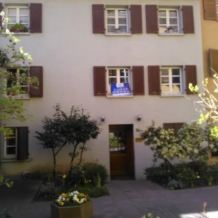 Au Coeur De La Commanderie Holiday home *
